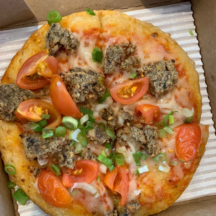 photo of Amy's Drive Thru Veggie Sausage Pizza shared by @kittyjones on  19 Jan 2023 - review