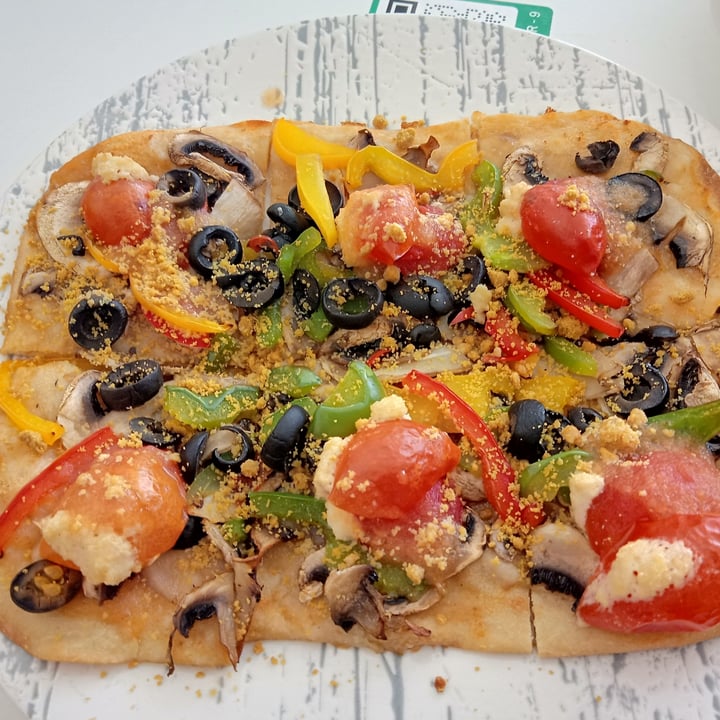 photo of iVegan (i12 Katong) Primavera Pizza shared by @veganspicegirl on  19 Jun 2023 - review