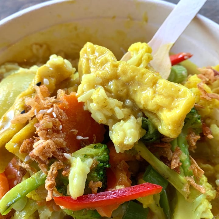 photo of NaNa Noodles bar Yellow Curry With Veg And Tofu shared by @vegpledge on  13 Jan 2023 - review