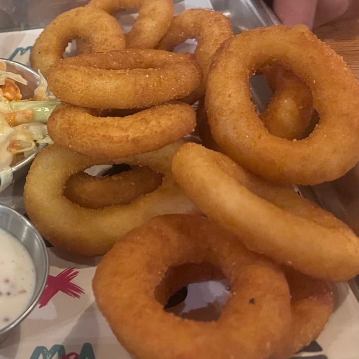 photo of הטבעונית J17 onion rings shared by @matimemes on  01 Jan 2023 - review