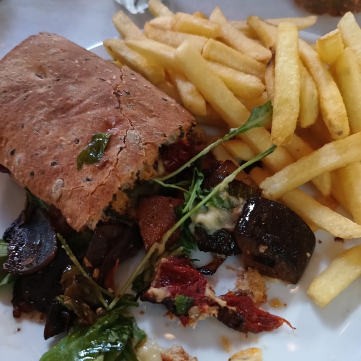 photo of Dandy Sandwich vegano shared by @julipb on  16 Aug 2023 - review