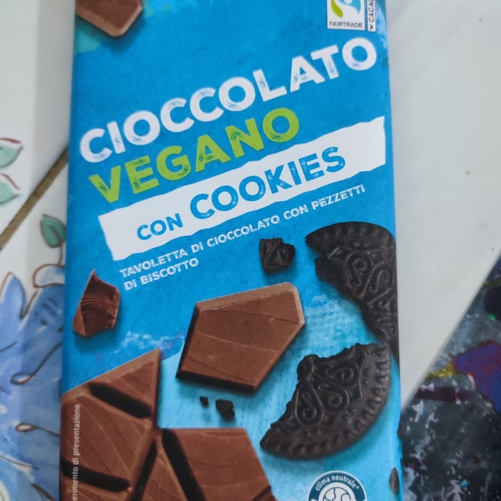 photo of Vemondo Cioccolato vegano con cookies shared by @valegi on  08 Jan 2023 - review