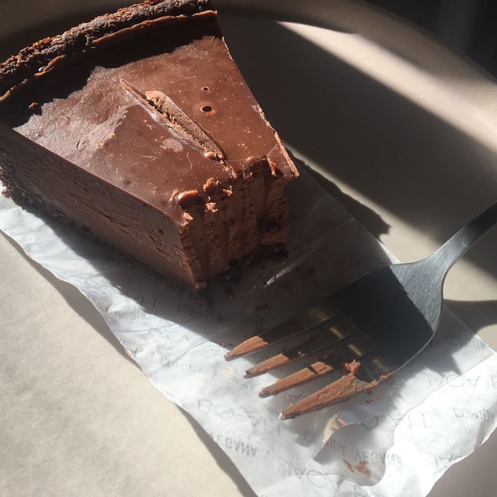 photo of JACA BÔ-AH Torta de chocolate com caramelo salgado shared by @larissagiro on  15 Jul 2023 - review