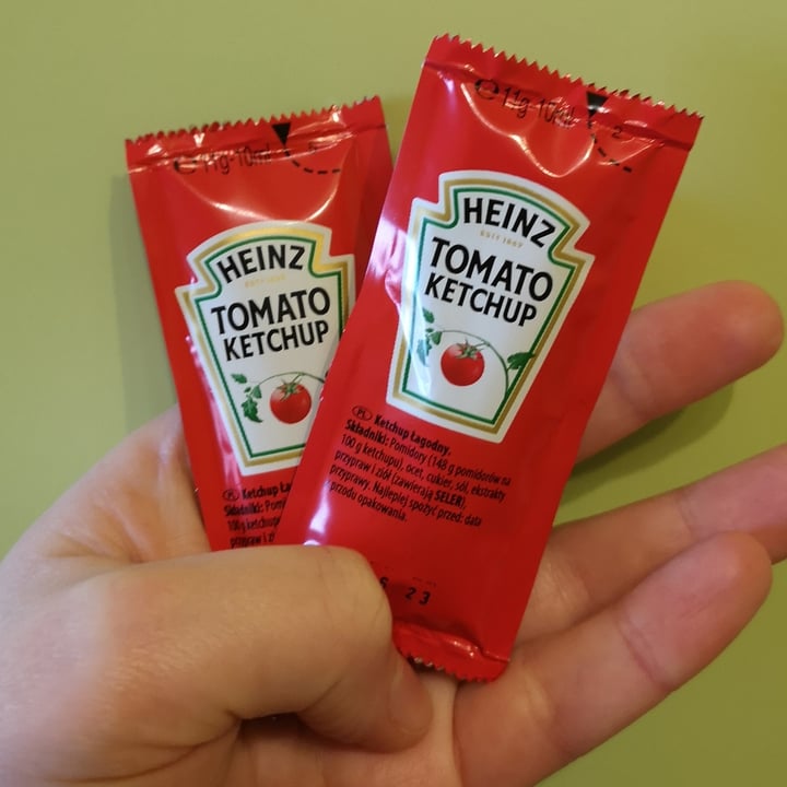 photo of Heinz Heinz Tomato Ketchup shared by @aleveganfoodlover on  19 Feb 2023 - review