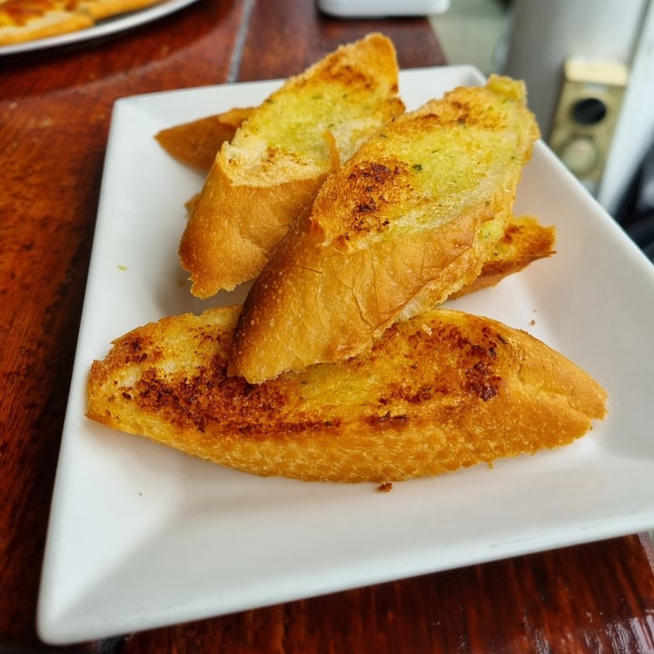 photo of Privé Keppel Garlic Bread shared by @fannyv on  04 Jul 2023 - review