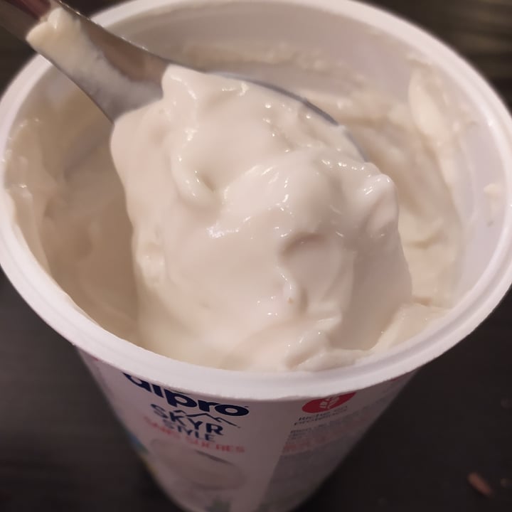 photo of Alpro Skyr style nature sans sucres shared by @v3ronica on  11 Feb 2023 - review