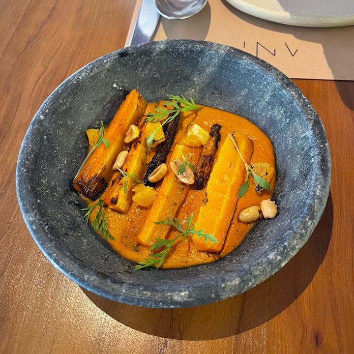 photo of Restaurante Animus Mini cenouras na brasa, molho romesco com amendoim shared by @rurosrmb on  10 Feb 2023 - review