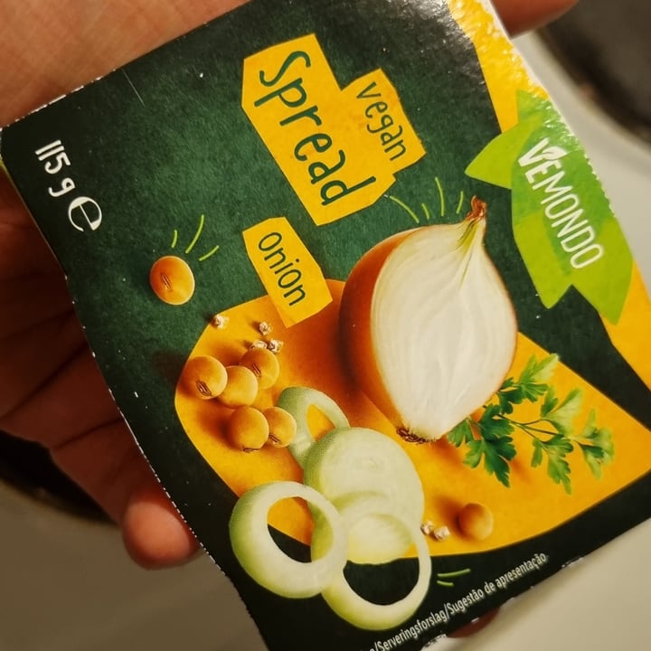 photo of Vemondo Vegan spread onion shared by @robinsorbom on  08 Apr 2023 - review