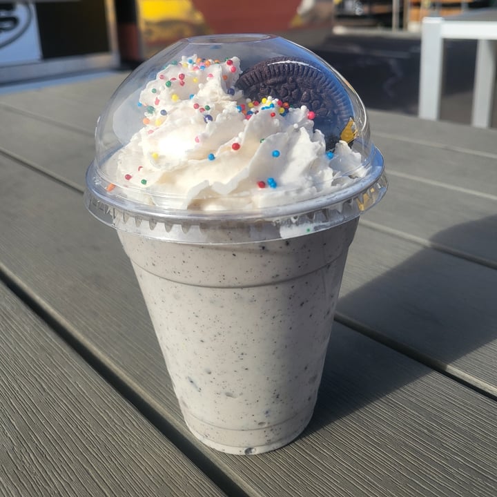 photo of GNARLYS I'm not o'cake shake shared by @izzyiris on  07 Feb 2023 - review