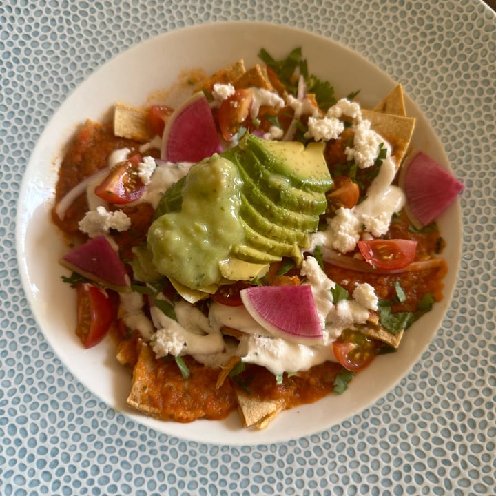 photo of BIO Restaurante de Hotel Xcaret Chilaquiles Rojos shared by @majesticvegan on  28 May 2023 - review