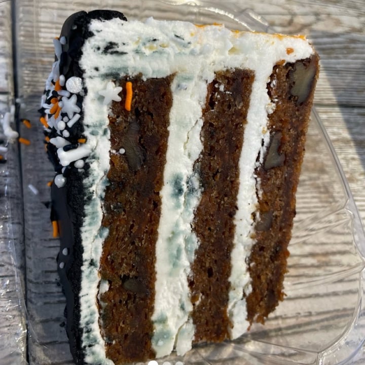 photo of Innocent Yesterday Carrot Cake shared by @veganfoodcrazy on  29 Apr 2023 - review