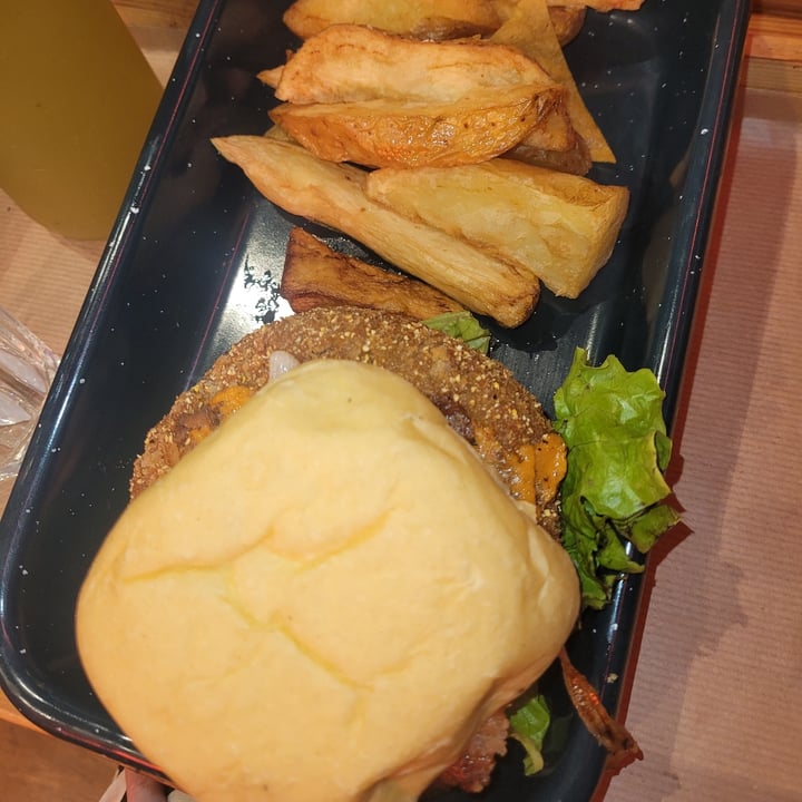 photo of Hierbabuena Hamburguesa Chiken Plant shared by @verodamico on  31 Dec 2022 - review