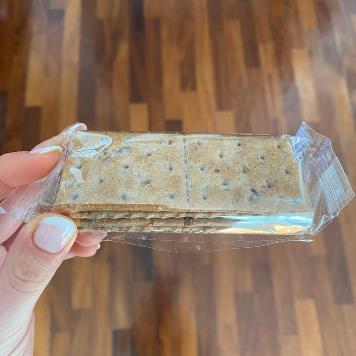 photo of I semplicissimi doria Crackers riso nero e semi di lino shared by @angievegetableslover on  10 Mar 2023 - review