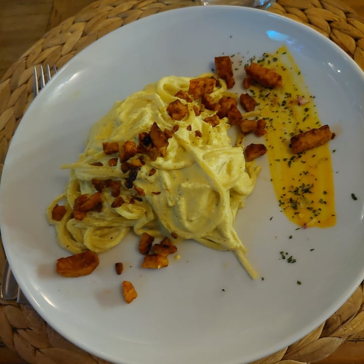 photo of Samsara e Volta Rossa Carbonara vegana shared by @bibiabc on  25 Jan 2023 - review