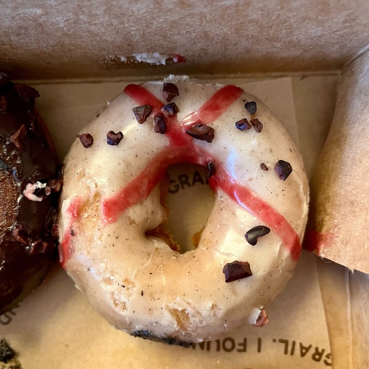 photo of Holey Grail Donuts Lydgate Farms Donut shared by @kyu on  10 Apr 2023 - review