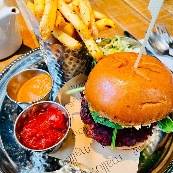 photo of mallow beetroot burger shared by @alicelook on  16 Apr 2023 - review