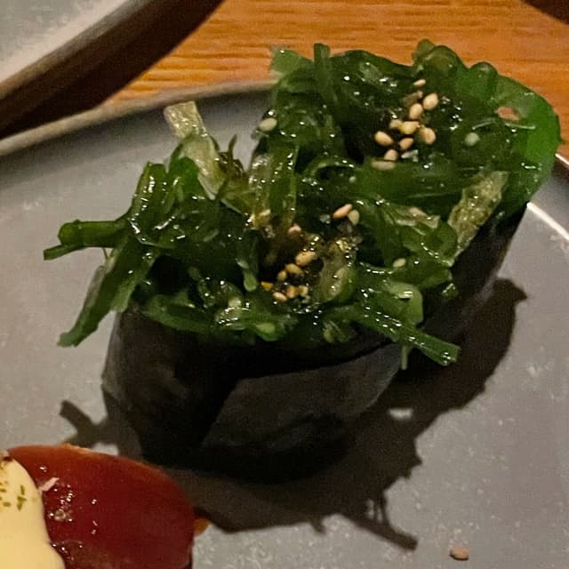 Photo of the dish “gunkan goma wakame”