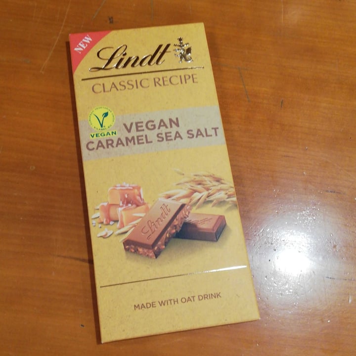 photo of Lindt classic recipe vegan caramel sea salt shared by @monizorry on  23 May 2023 - review