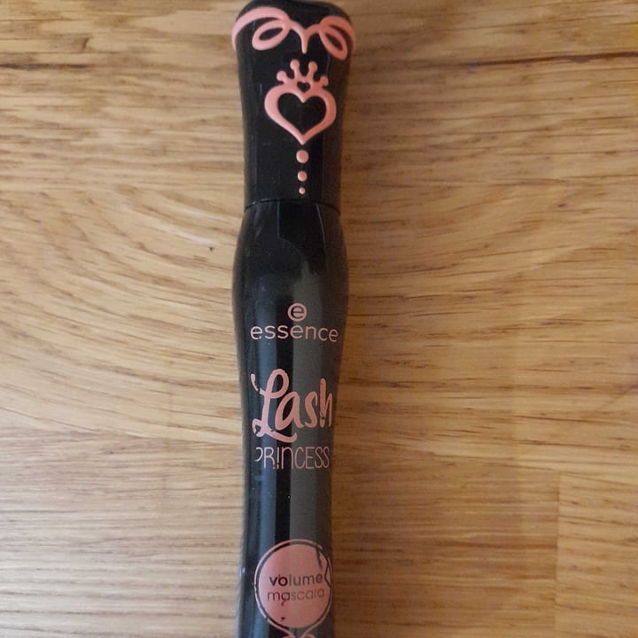 photo of Essence  lash princess volume mascara shared by @giulipimpiveg on  09 Aug 2023 - review