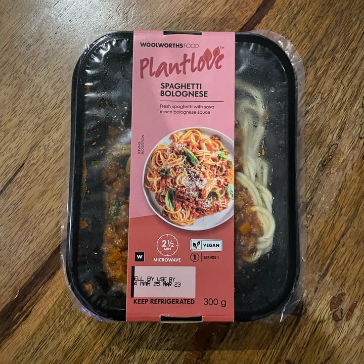photo of Woolworths Food spaghetti bolognese shared by @cdg2399 on  22 Mar 2023 - review