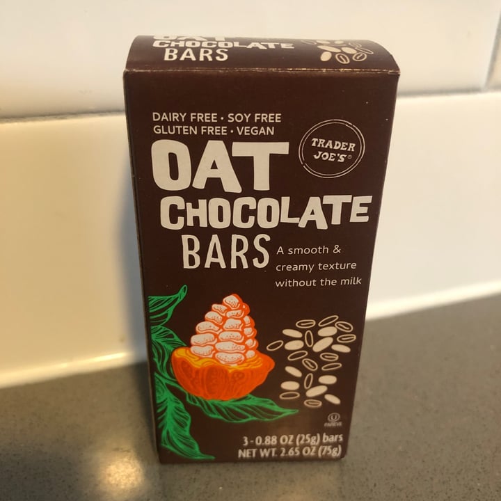 photo of Trader Joe's Oat Chocolate Bars shared by @saralovesveggies on  01 Feb 2023 - review