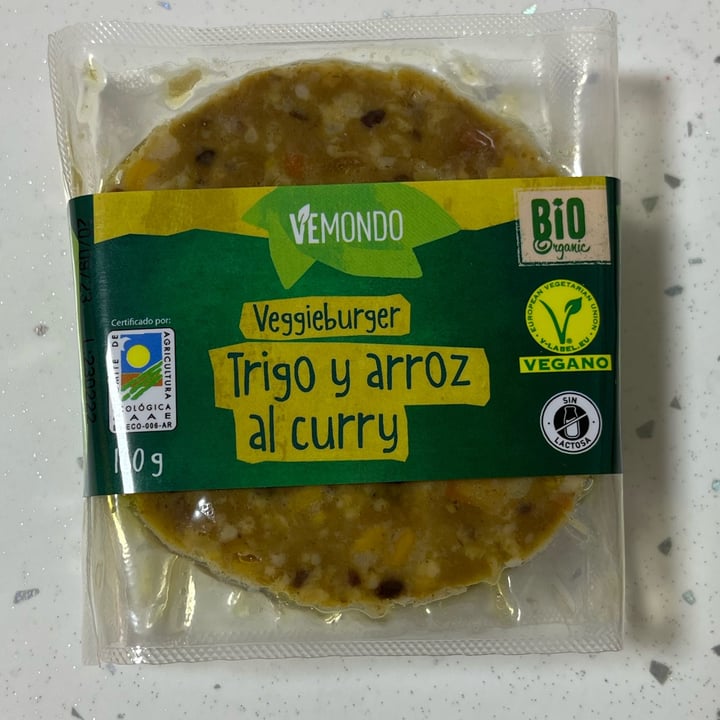 photo of Vemondo Veggieburger trigo y arroz al curry shared by @irenevegan on  08 May 2023 - review