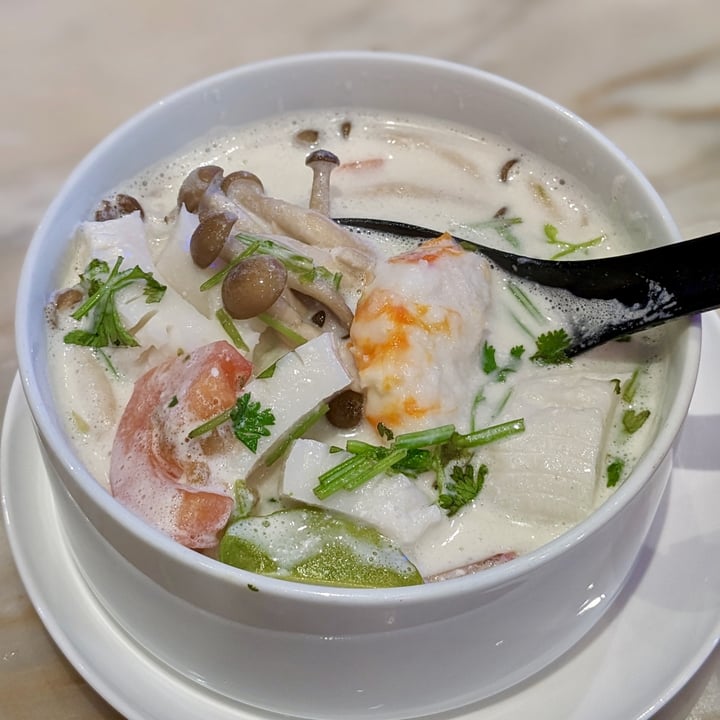 photo of Bangkok Jam Great World City Vegan Coconut Tom Yum Soup shared by @xinru-t on  28 Feb 2023 - review