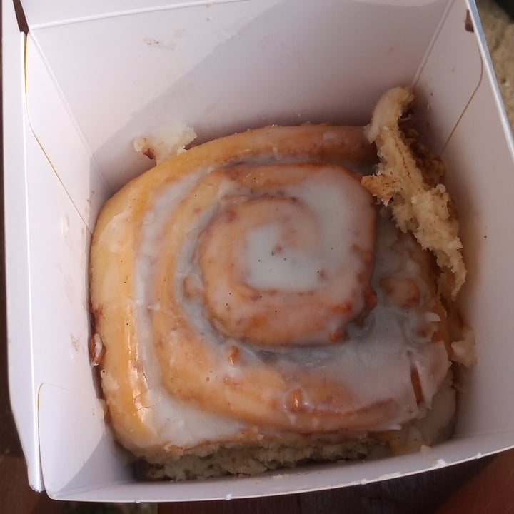 photo of Demasié Cinnamon Roll clasic shared by @emmapecci on  29 Apr 2023 - review