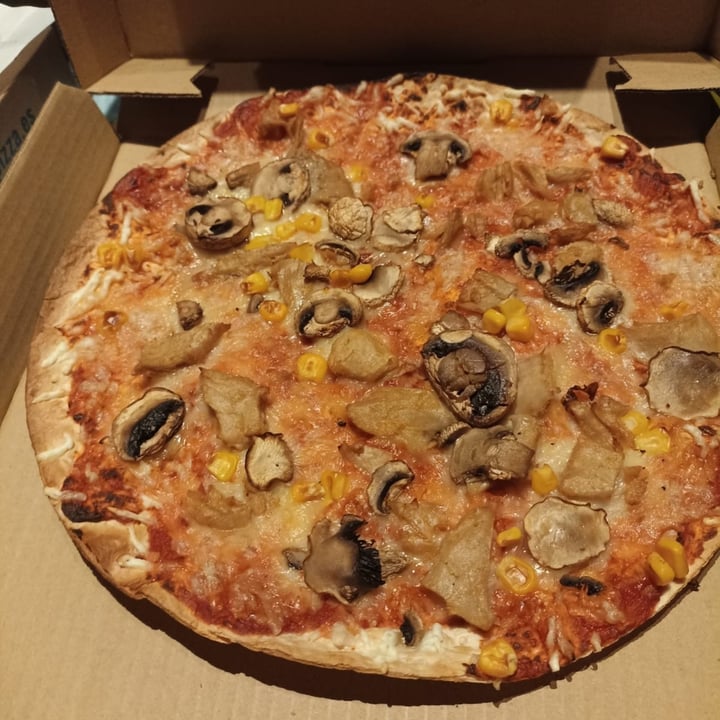 photo of Dominos Pizza Vegan Veggie Supreme shared by @nohemy on  18 Jun 2023 - review