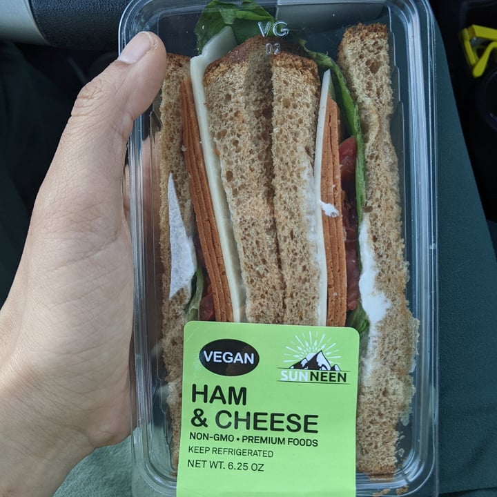 photo of Sunneen Ham and cheese sandwich shared by @chefvi13 on  10 Apr 2023 - review