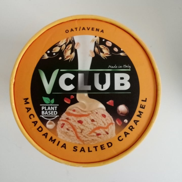 photo of VClub Helado de caramelo a la sal y nueces de macadamia shared by @troosti on  10 May 2023 - review