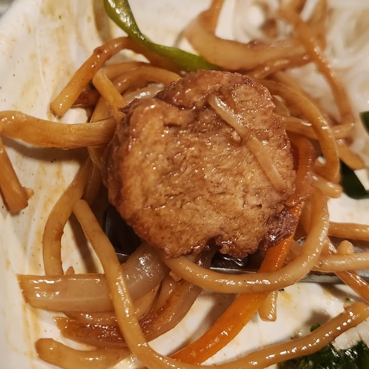 photo of V Revolution Chicken Lo Mein shared by @lizzib on  18 Feb 2023 - review