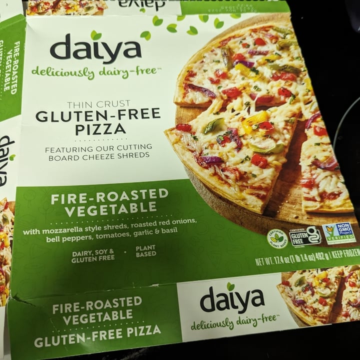 photo of Daiya Fire-Roasted Vegetable Pizza shared by @ariel87 on  05 Jan 2023 - review