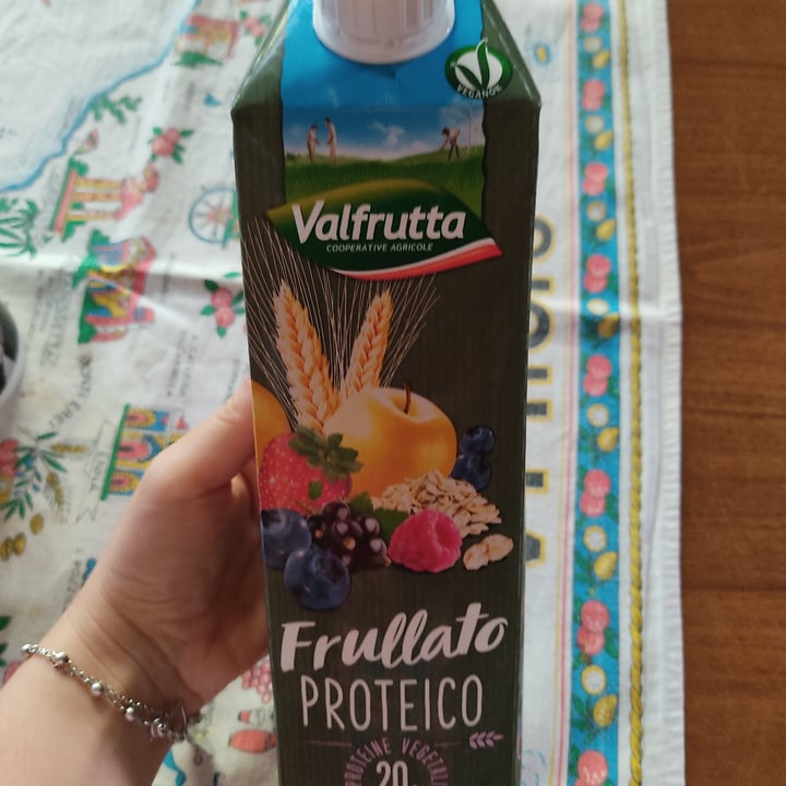 photo of Valfrutta Frullato Proteico Mela Bosco Avena shared by @marydrago3 on  10 Jul 2023 - review