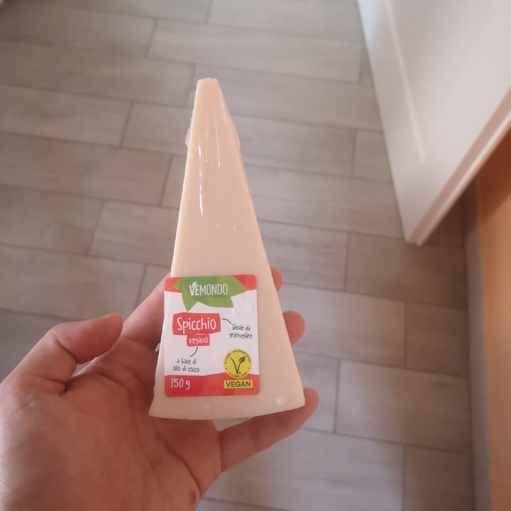 photo of Vemondo spicchio vegano shared by @bebaveg on  10 Aug 2023 - review