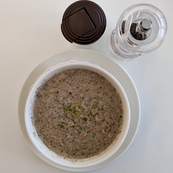 photo of iVegan (i12 Katong) Cream Of Mushroom Soup shared by @xinru-t on  05 Mar 2023 - review