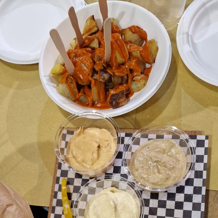 photo of Al Vinelli Modena Patatas Bravas shared by @vegontour on  14 May 2023 - review