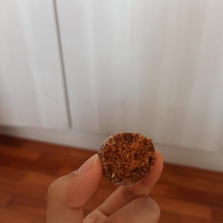 photo of Tom & Luke Fruit & Nut Snackaballs Salted Caramel shared by @falafel090909 on  09 Mar 2023 - review