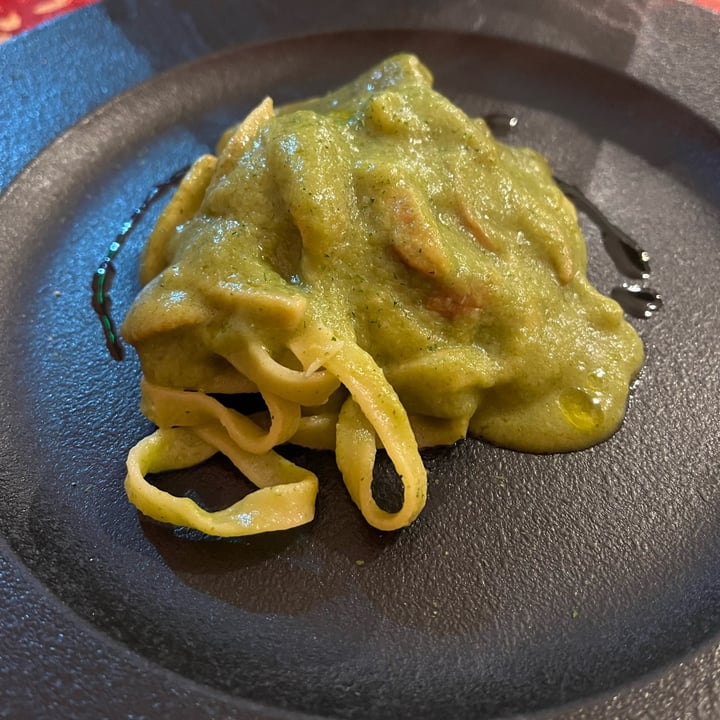 photo of Lo Famo Sano Tagliatelle,con crema di broccoli baresi e basilico,porcini freschi e polvere di prezzemolo shared by @ademarsi on  08 Jan 2023 - review