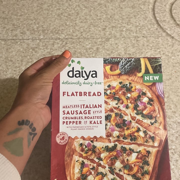 photo of Daiya Flatbread Meatless Italian Sausage Style Crumbles, Roasted Pepper & Kale shared by @veganads on  28 Jul 2023 - review