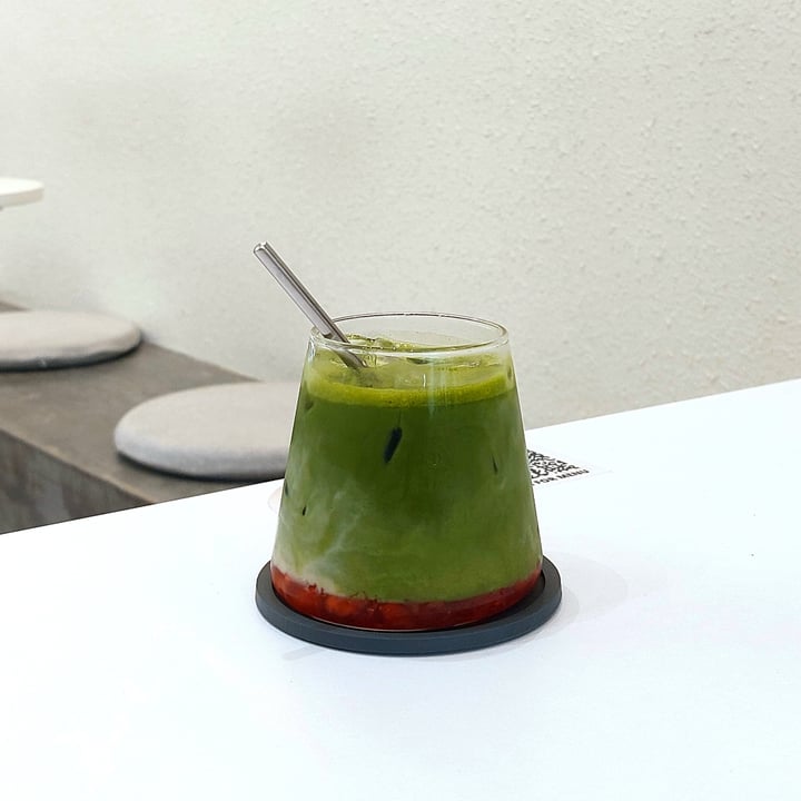 photo of SYIP Iced Strawberry Matcha shared by @iloveveggies on  12 Jun 2023 - review