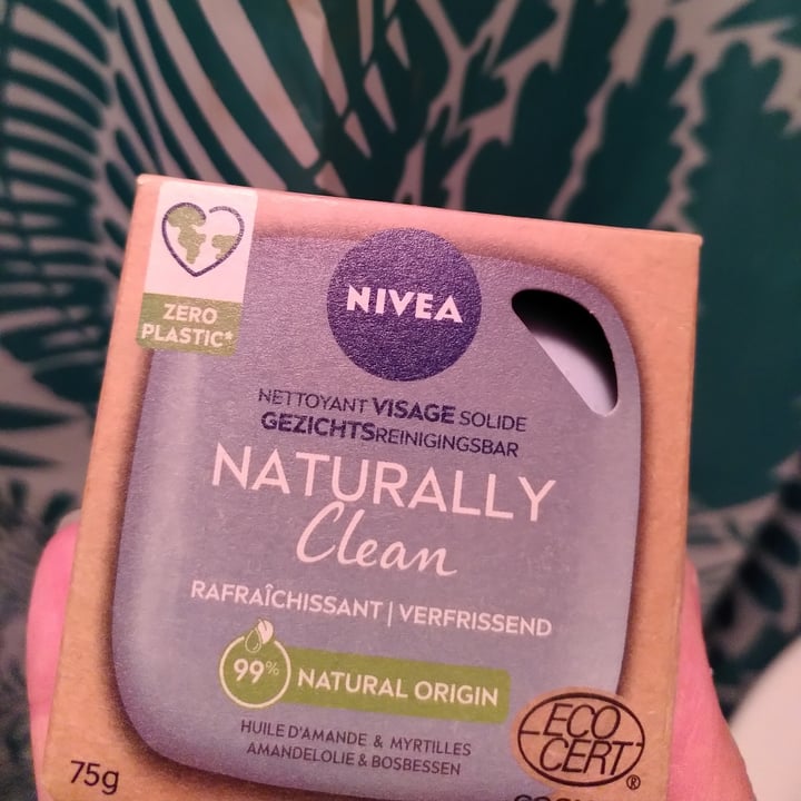 photo of Nivea Limpiador facial solido de naturally clean shared by @walkabout-veg on  11 Jan 2023 - review