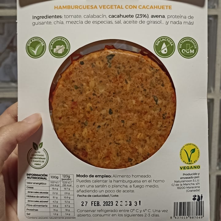 photo of veggins Burggins satay - Hamburguesa Vegetal Con Cacahuete shared by @leiremarcs on  29 Apr 2023 - review