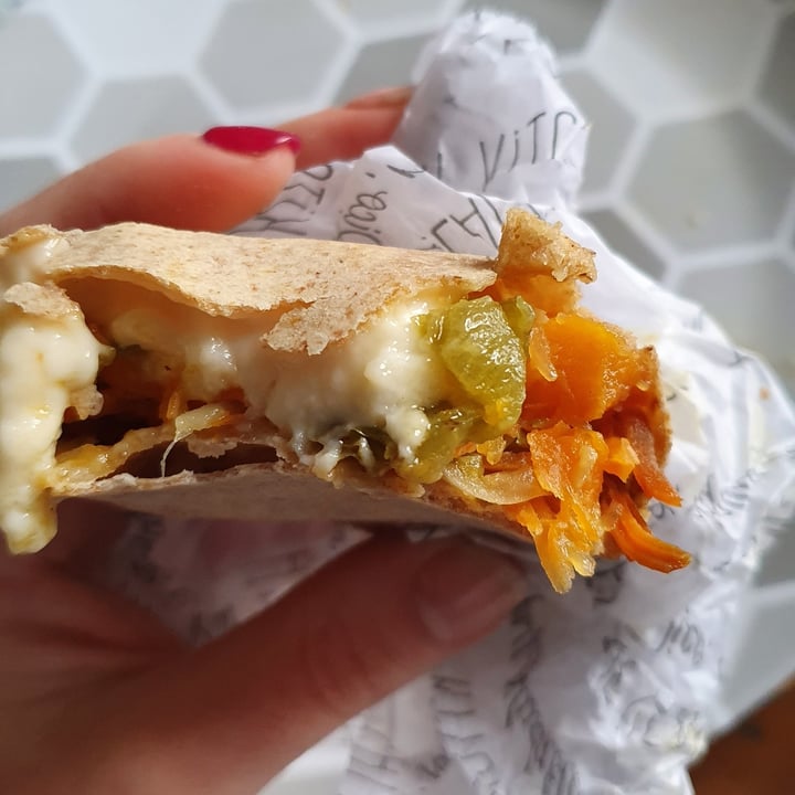 photo of The Healthy Kitchen Wrap de vegetales y muzzalmendras shared by @amoronada on  08 Jun 2023 - review