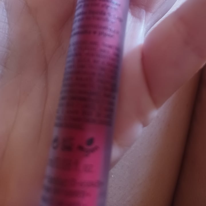 photo of Essence  Liquid lipstick stay 8h matte shared by @giovannamag on  21 Jun 2023 - review