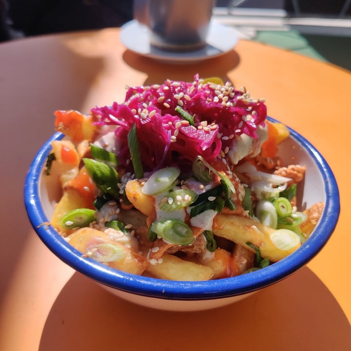 photo of Neighbourhood Brighton Loaded Fries shared by @dillonsmith on  05 Apr 2023 - review