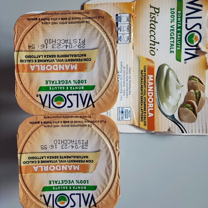 photo of Valsoia yogurt mandorla/pistacchio Valsoia Mandorla shared by @mm99 on  29 Apr 2023 - review