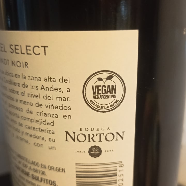 photo of Bodega Norton Altura Pinot Noir shared by @leosebasosaacevedo on  04 May 2023 - review