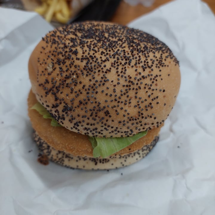 photo of YPF Nordelta Hamburguesa Not Chiken Cryspy shared by @ladylu on  31 Jan 2023 - review