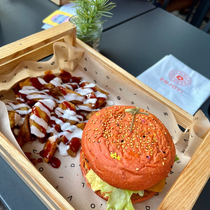photo of Flower Burger Fiesta Burger Limited Edition shared by @sedreghe on  08 Jul 2023 - review